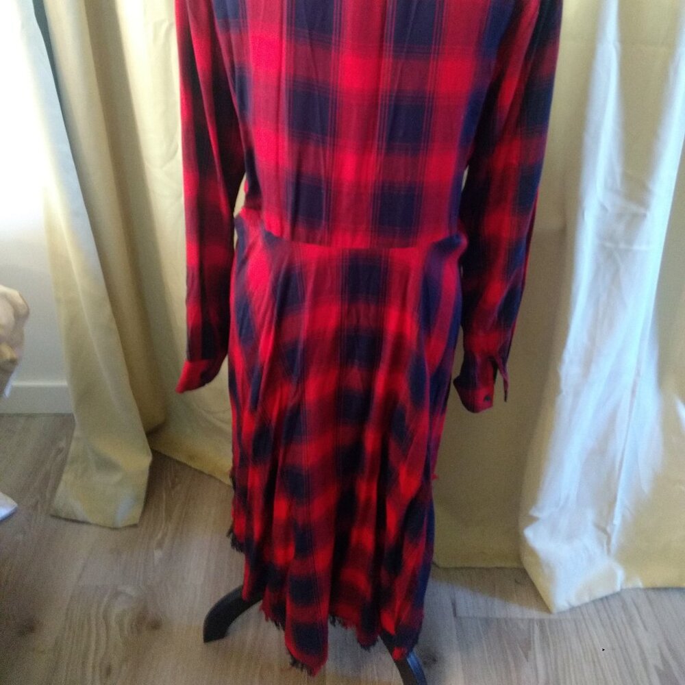 Venus plaid long sleeve high low top - Picture 4 of 4